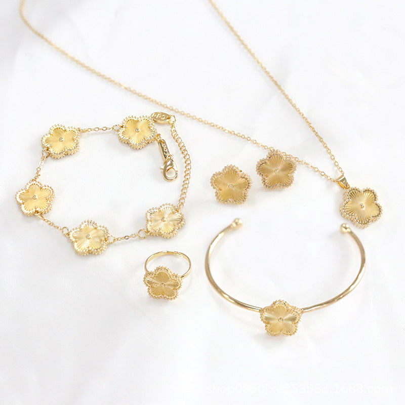 Pendant Necklace Ear Stud Bracelet Ring - Glamour gadget04